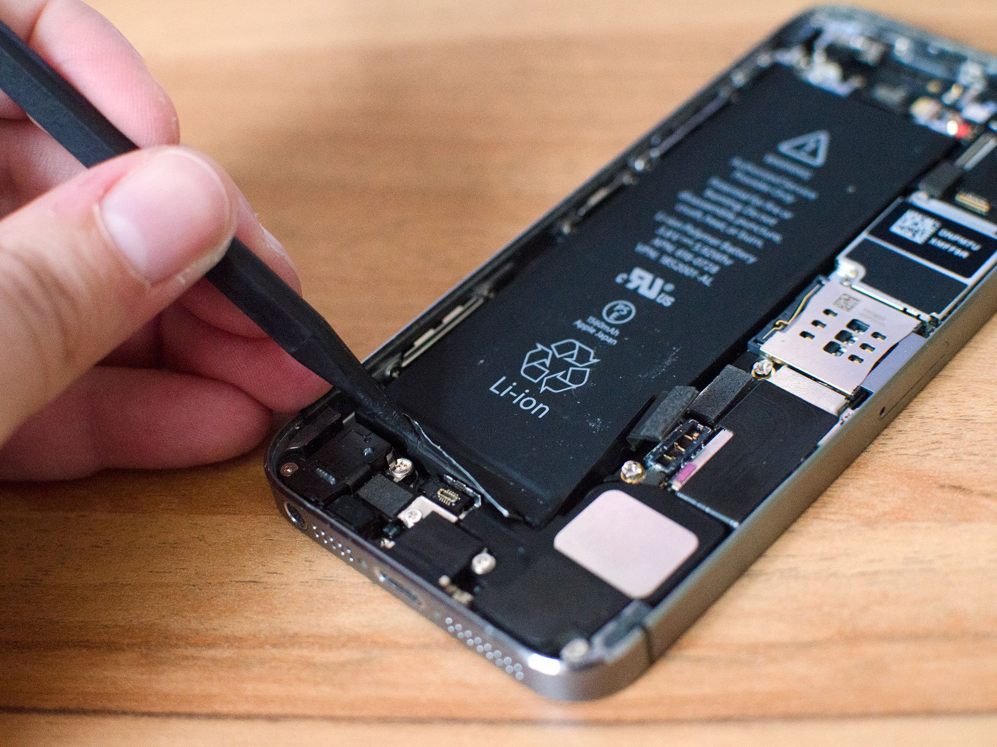 How to replace the battery in an iPhone 5s | iMore