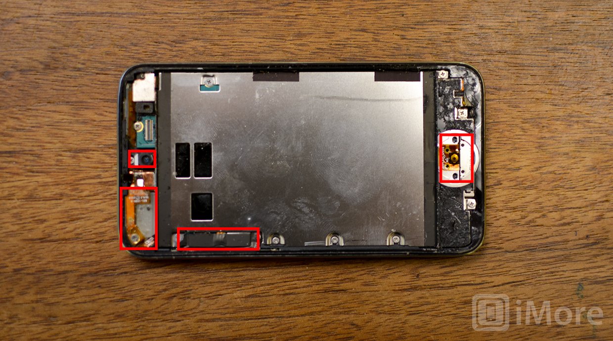 Caution areas while prying screen on an iPod touch 4th gen