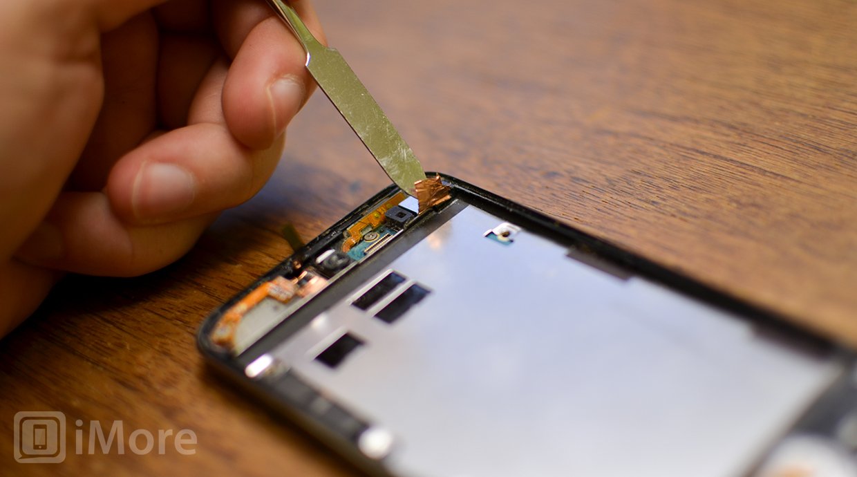 Remove copper tape off iPod touch camera 