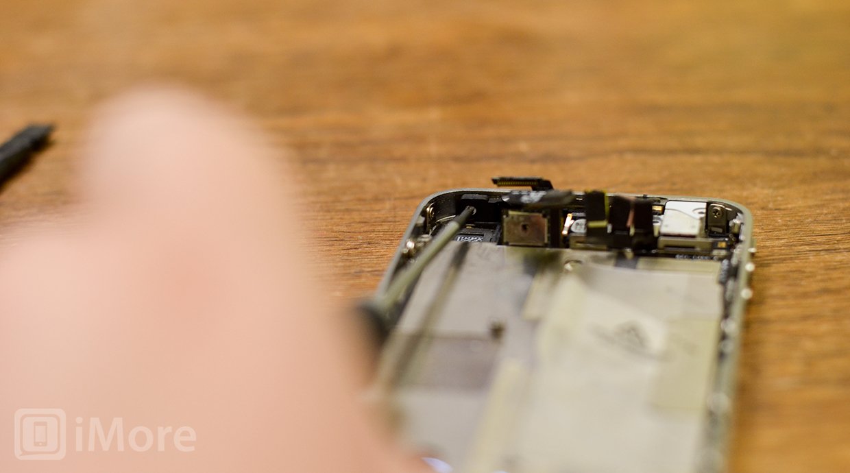 iPhone 4 remove power button bracket screws