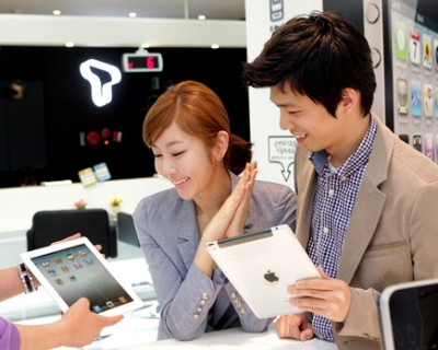 Korean carriers halt iPad 2 sales as they struggle to meet demand