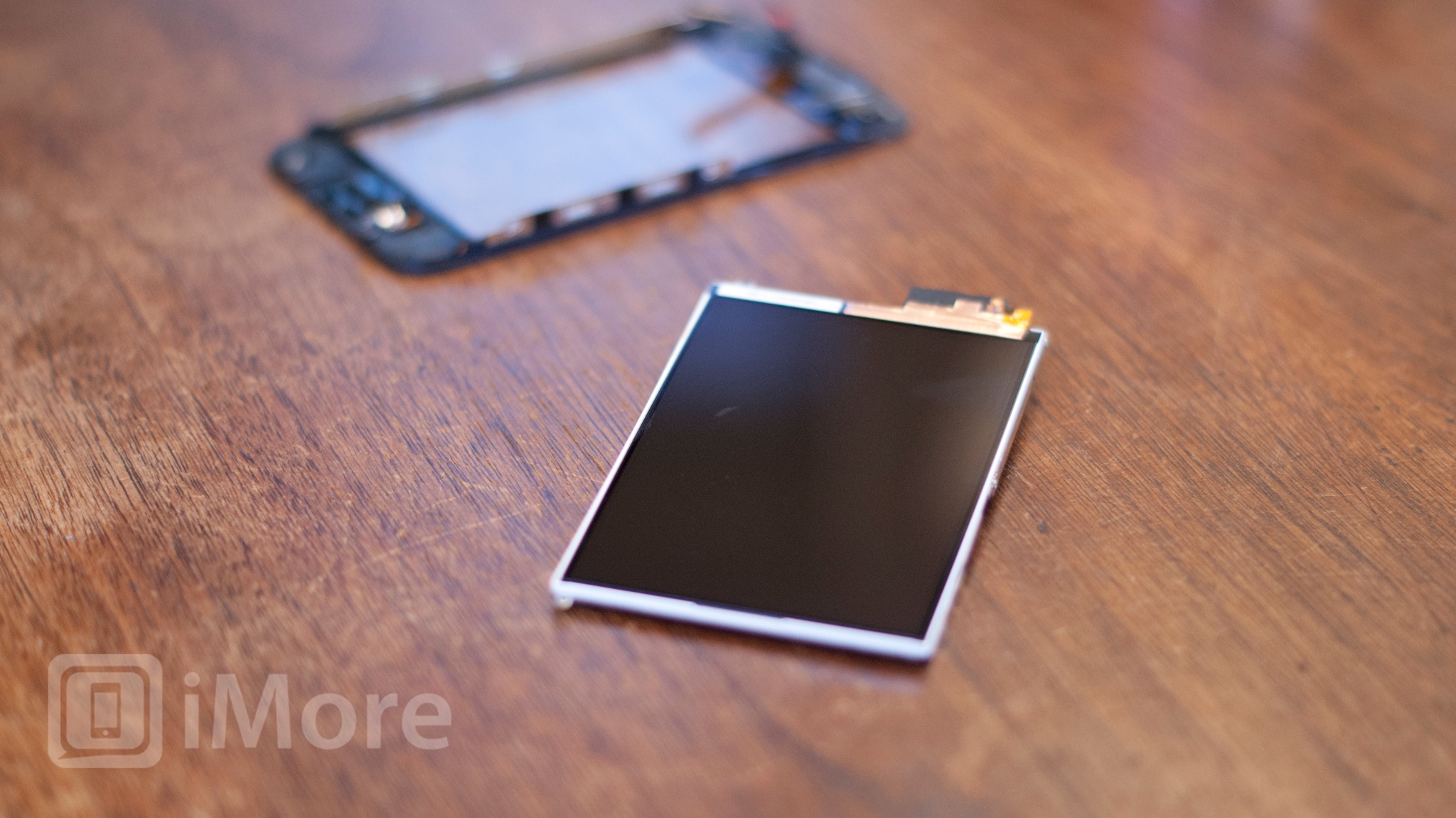 How-to-replace-an-iPhone-3G-3GS-LCD-screen