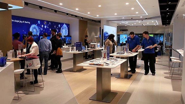 Samsung opens its flagship electronics store in Sydney Australia, claims it didn't copy the Apple Store design