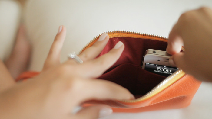 Everpurse arrives on Kickstarter, brings wireless iPhone charging to your purse