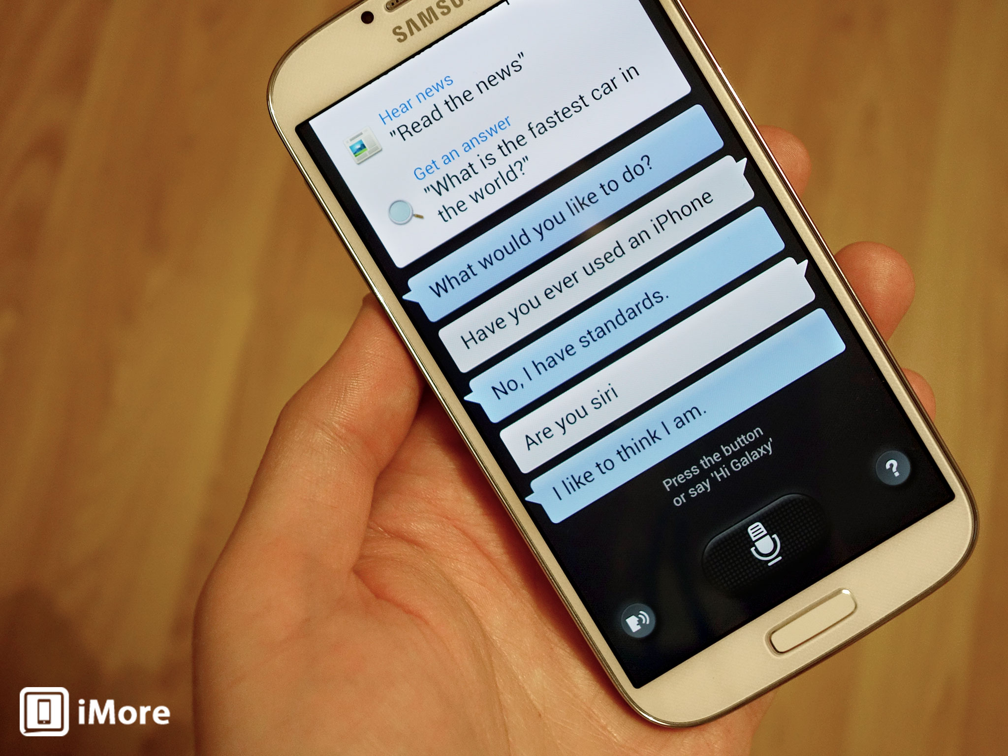 Samsung's S Voice likes to think it's Siri