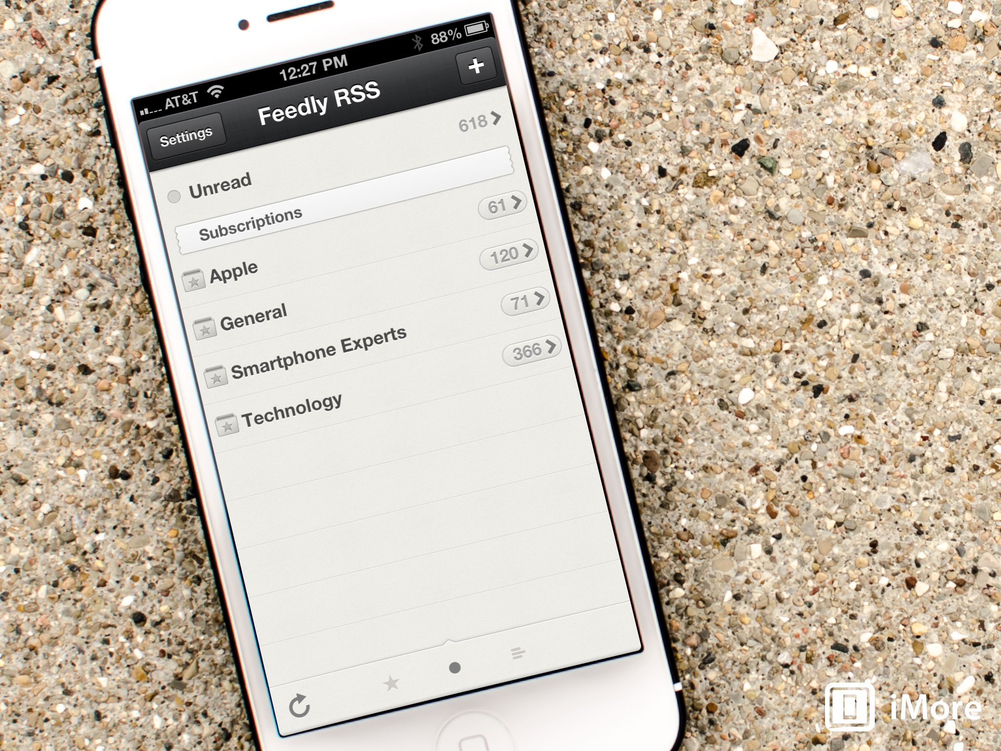 How to configure Feedly or another RSS service with Reeder for iPhone and iPad