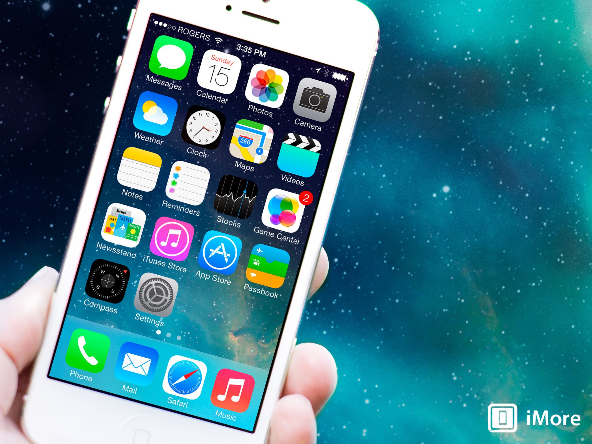 Complete review of Apple's completely redesigned iOS 7 software update for iPhone, iPod touch, and iPad