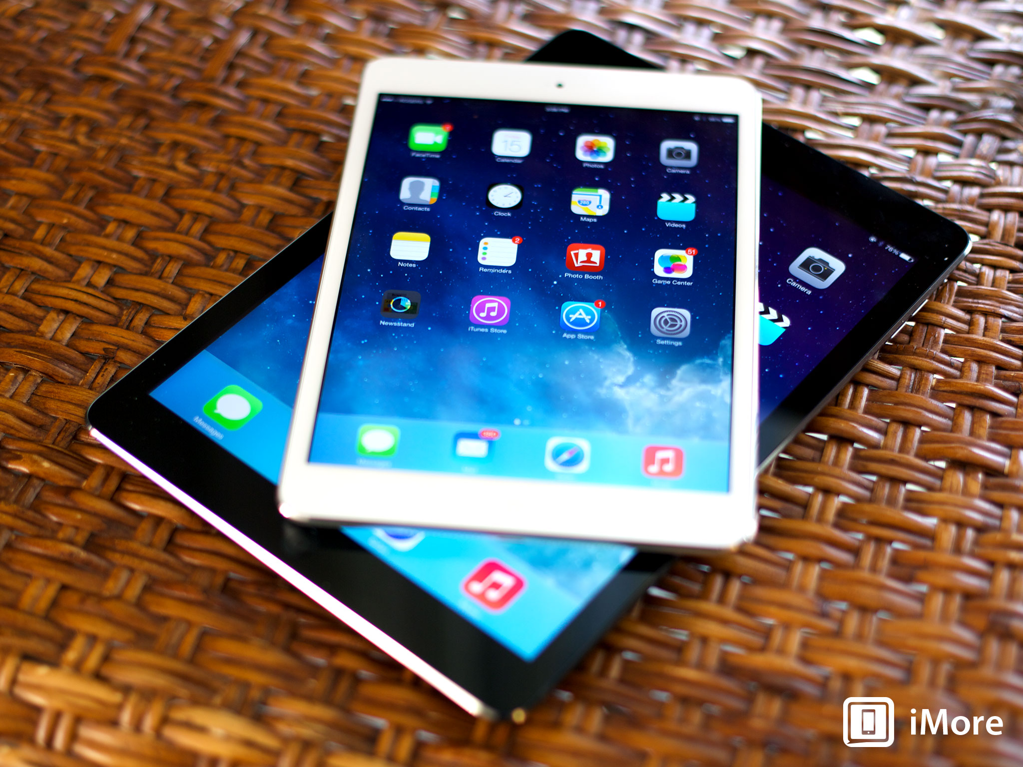 iPad mini 2 display: High density, narrow color-gamut, possible image retention