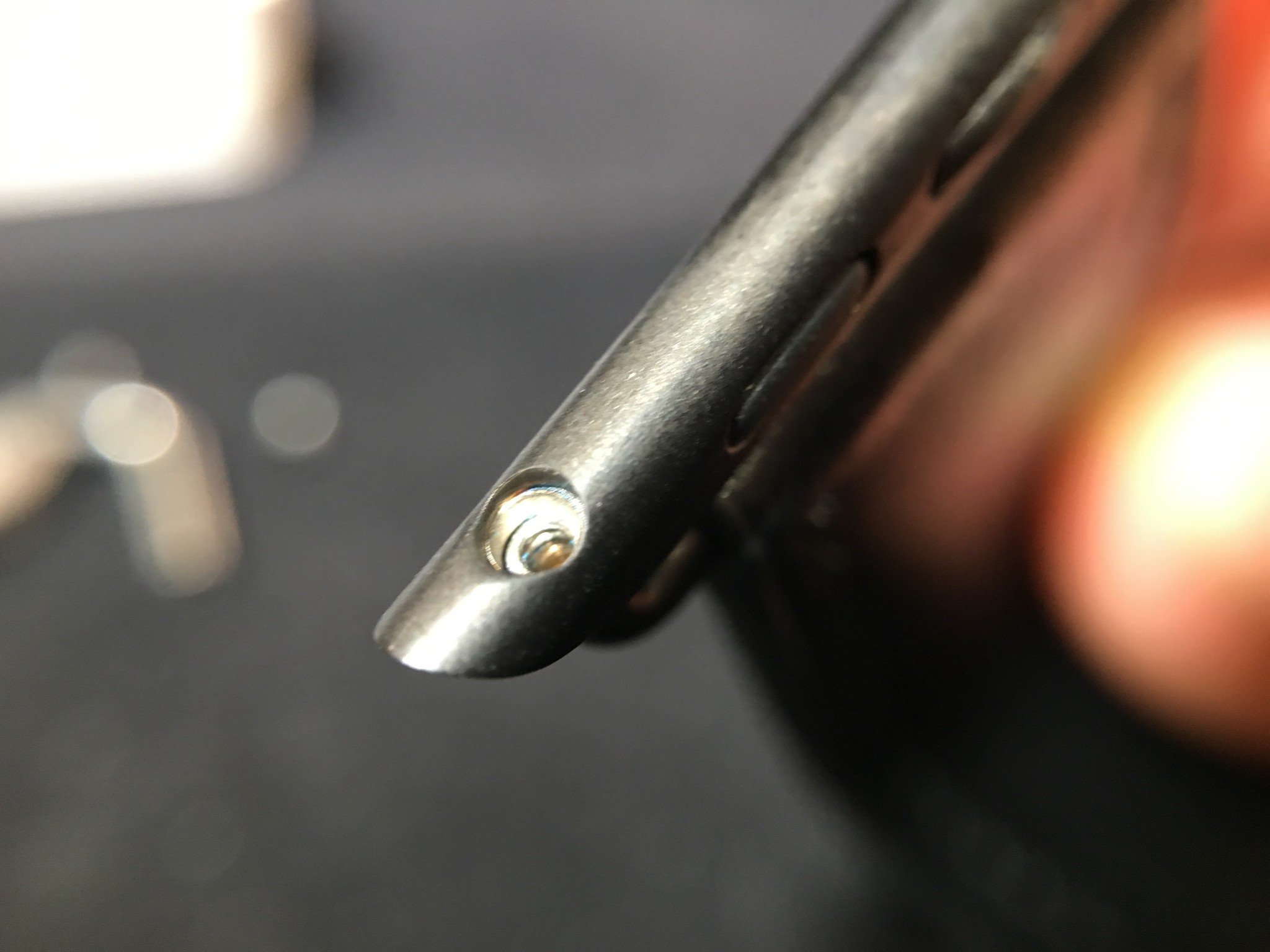 Replacing the lugs on your Apple Watch band.