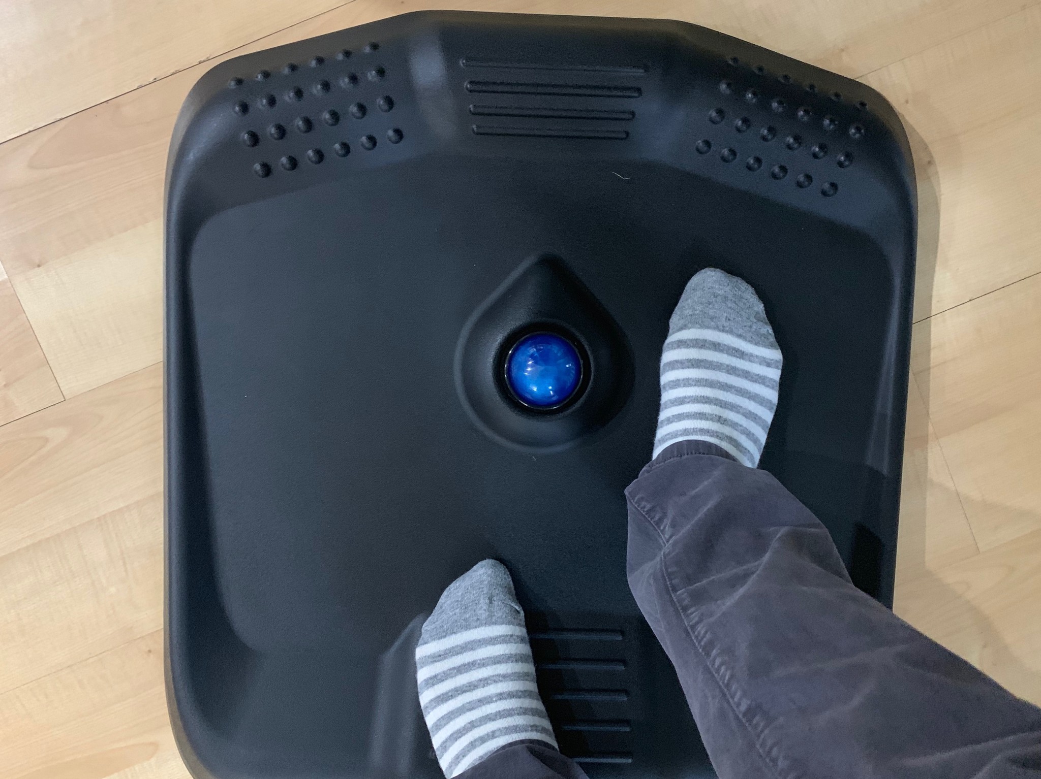 Genius Mat review: Massage your feet at work | iMore