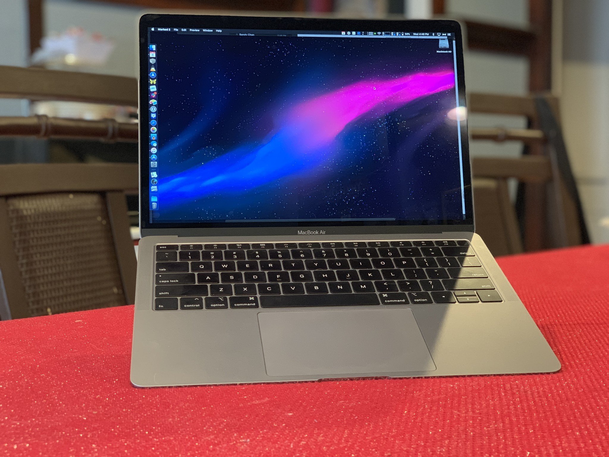 MacBook Air 2018 avec support d'ordinateur portable invisible MOFT