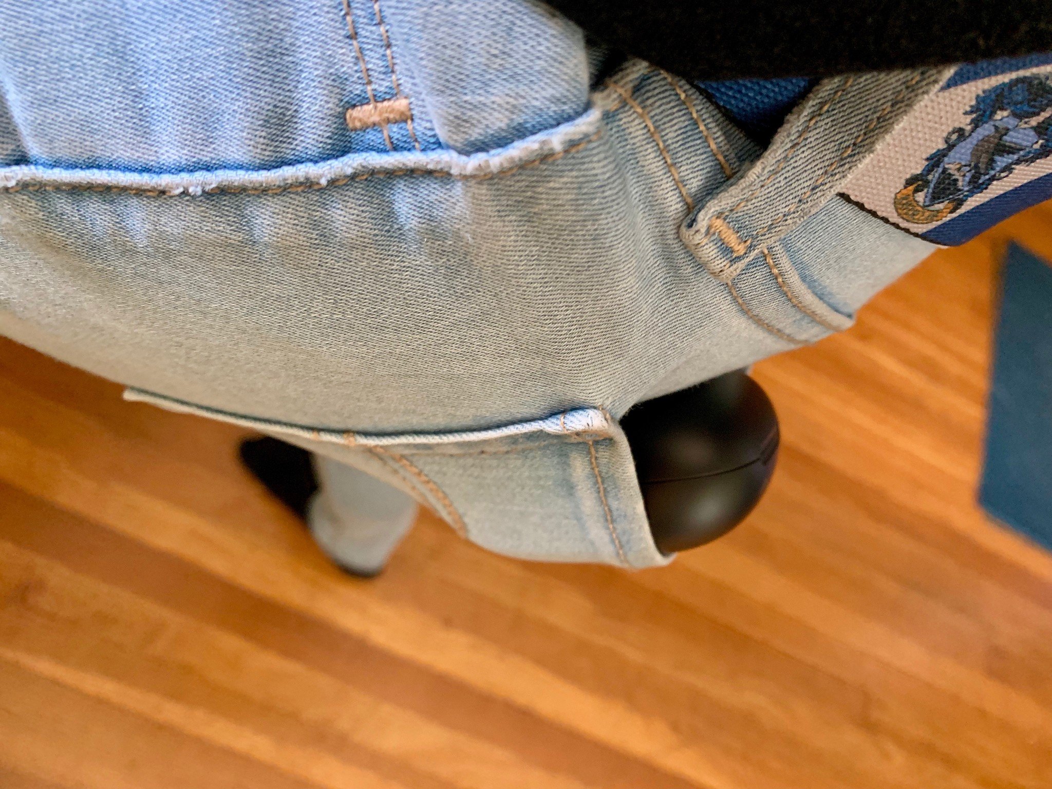 The Powerbeats Pro charging case is too big for skinny jeans