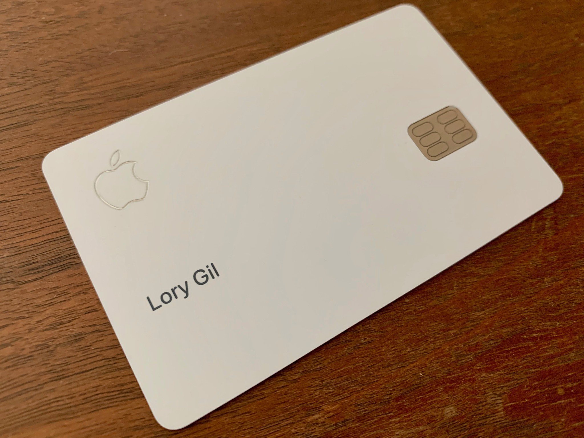 Leather wallets, loose change pose problems for new Apple Card