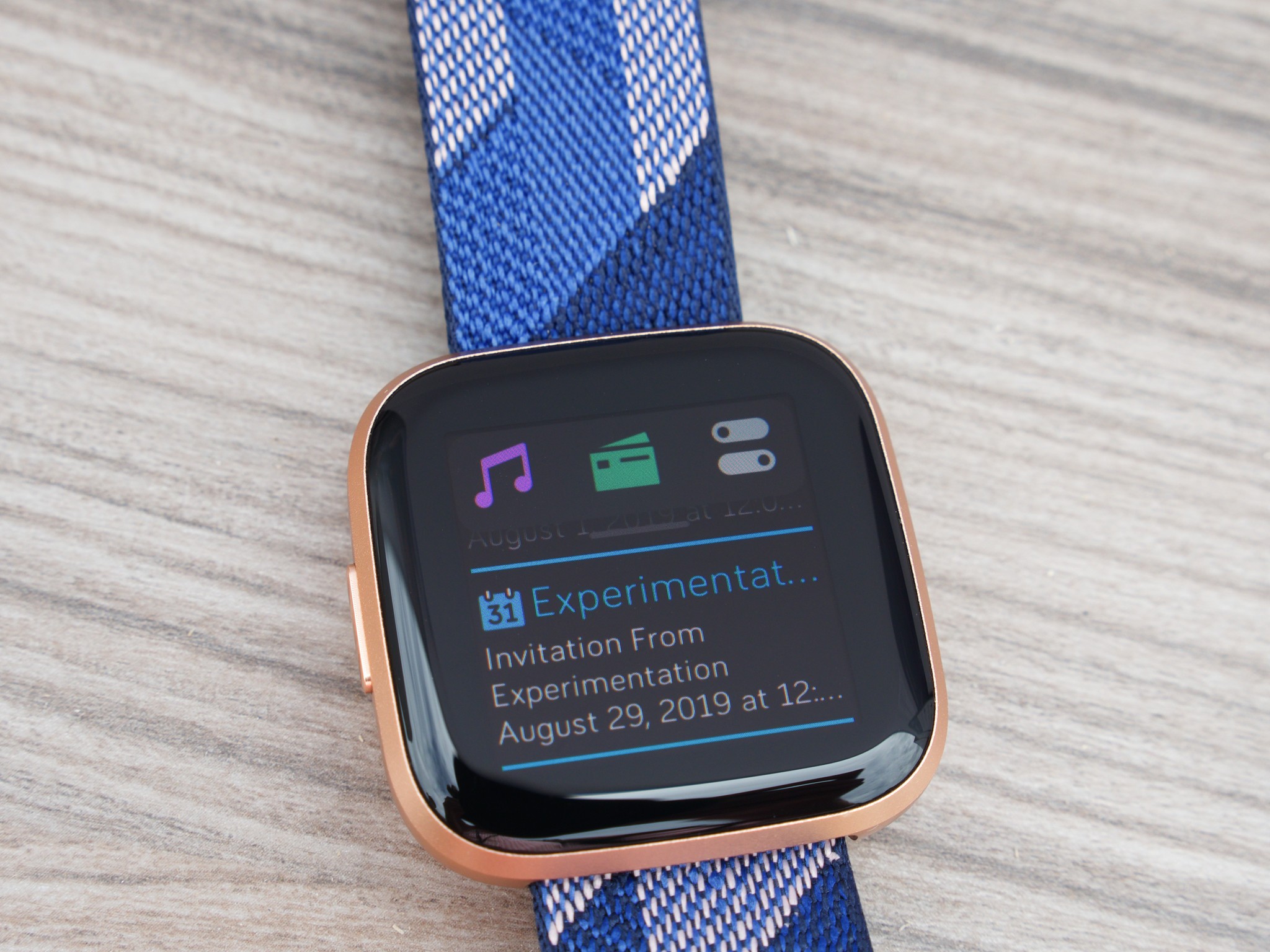how to connect fitbit versa 2 to spotify