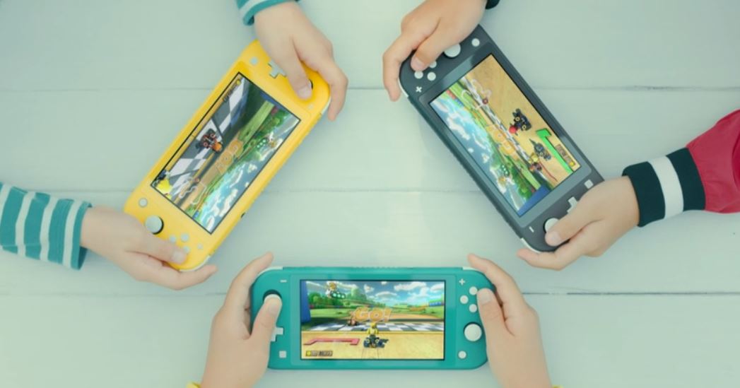 Three Switch Lite consoles playing together