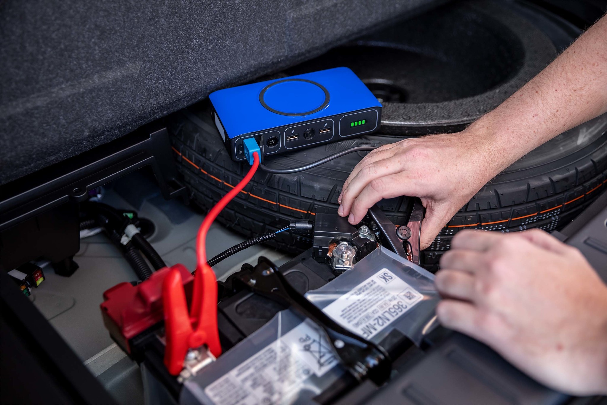 New mophie powerstation go can jumpstart your auto