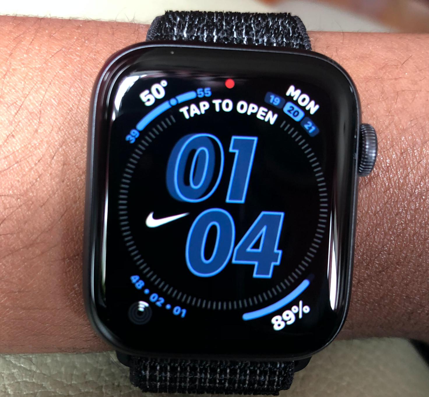 Apple Watch showing misaligned digit