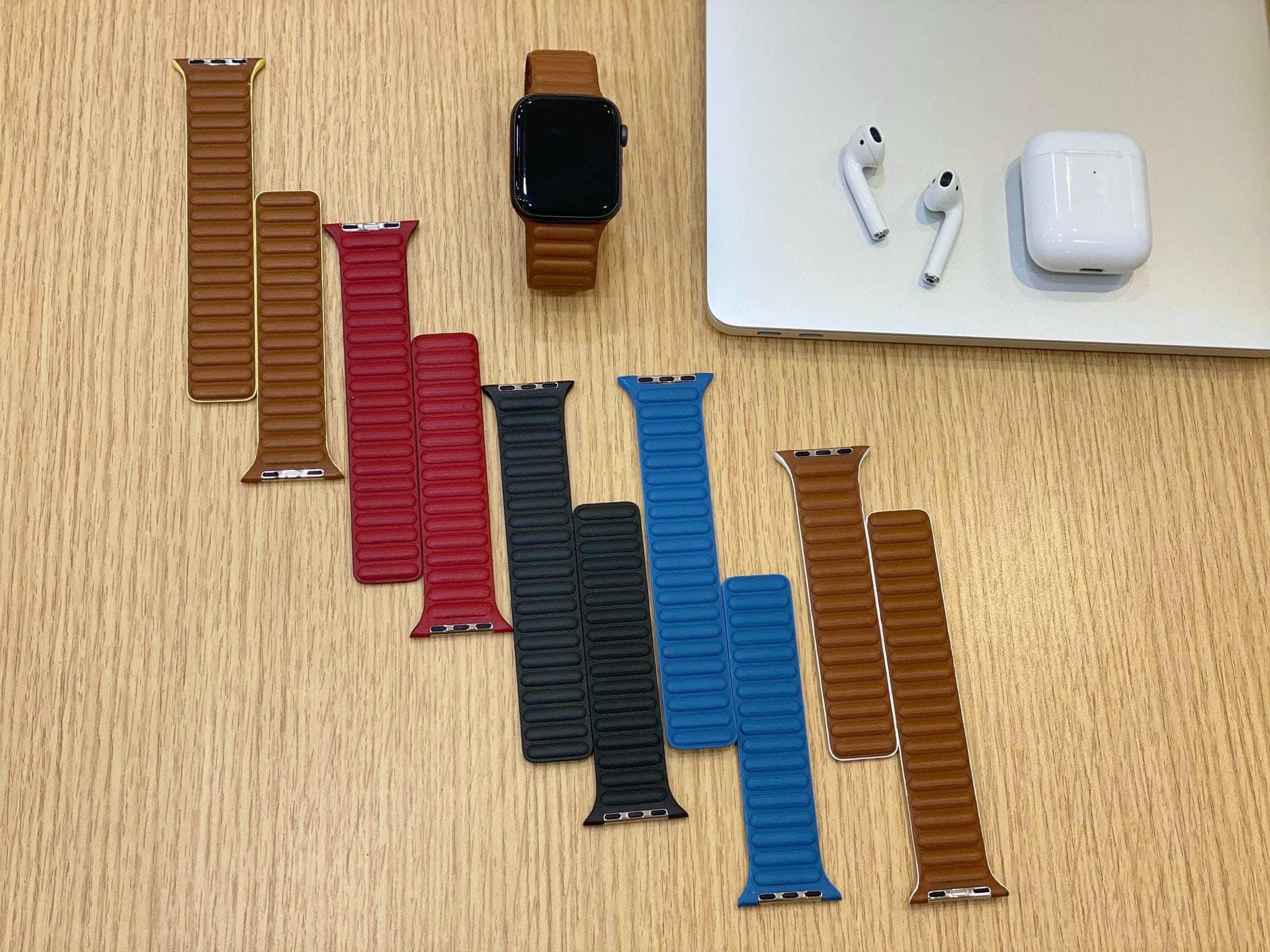 https://www.imore.com/sites/imore.com/files/styles/large/public/field/image/2020/05/apple-watch-leather-loop.jpg?itok=hu3_q2r8
