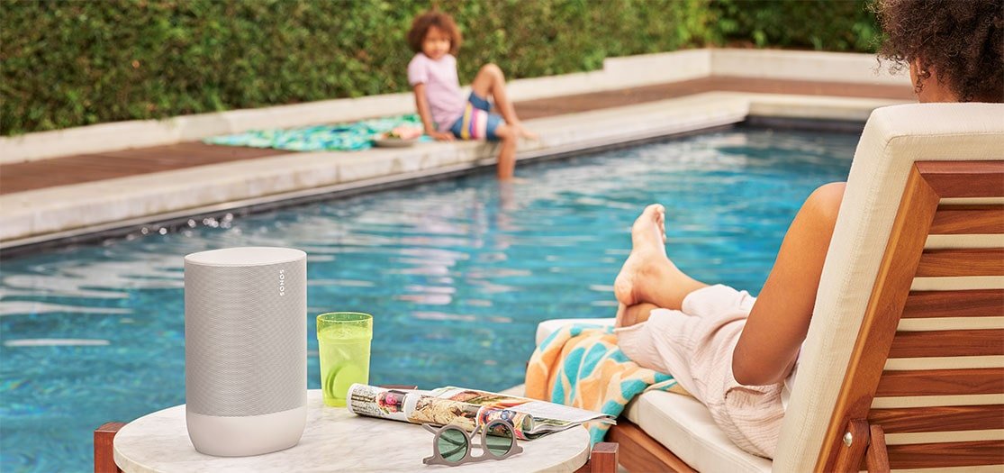 Sonos Move in an outdoor setting