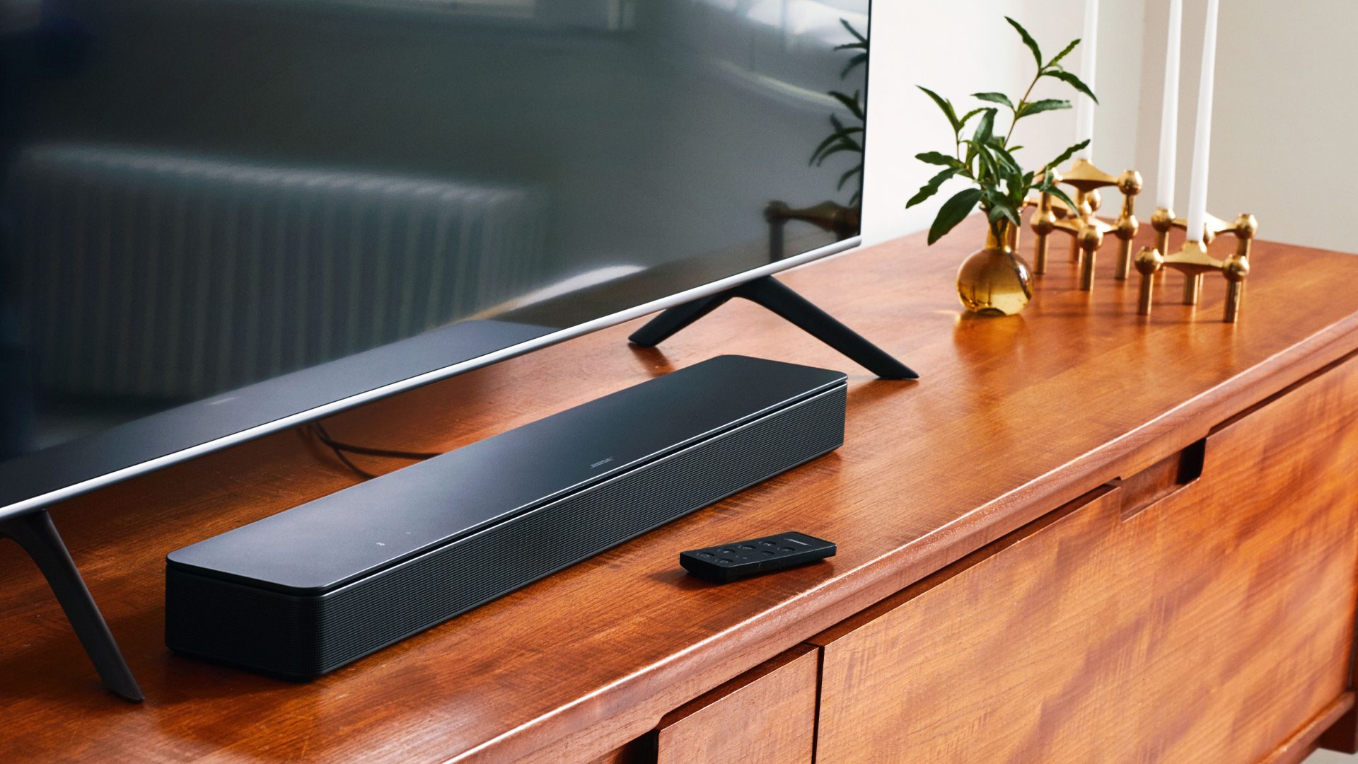 Bose Soundbar 300 Airplay 2 Speaker Lifestyle