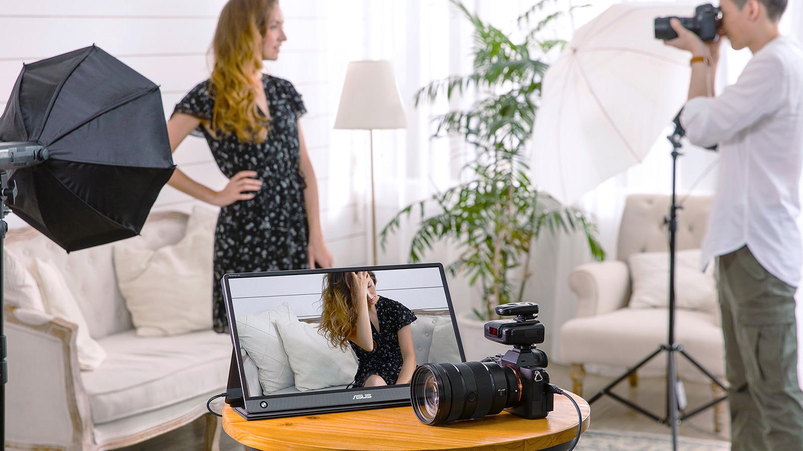 Asus Zenscreen Go in use in photographic setup