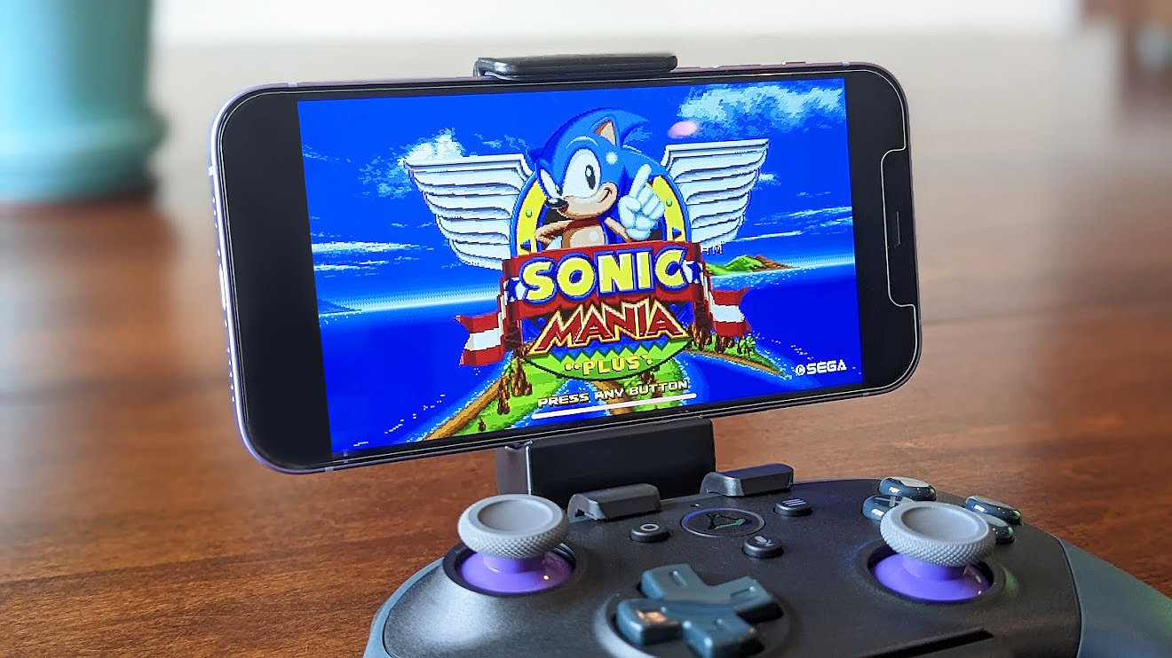 It's tricky installing Amazon Luna and the controller on iPhone and iPad