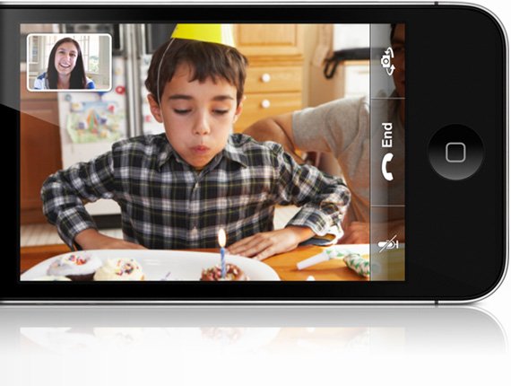 iPhone 4 FaceTime video calling iChat
