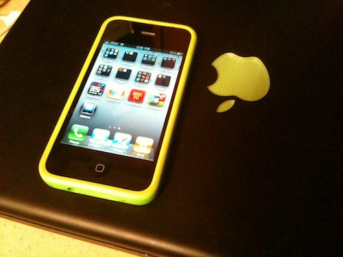 Apple colored iPhone 4 bumpers