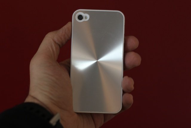 Top 5 cases to show off your white iPhone 4