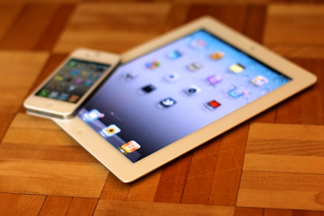 iPad&#039;s biggest competition isn&#039;t the Kindle Fire -- it&#039;s the iPhone 4S