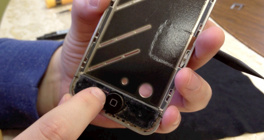iPhone 4 home button on assembly
