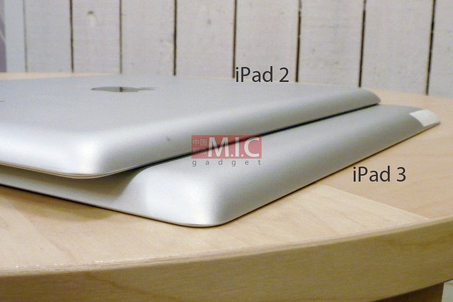Comparison photos of iPad 2 and iPad 3 casing show thicker design, more gradual tapered back
