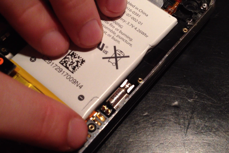 DIY replace the vibrator assembly in an iPhone 3G 3GS