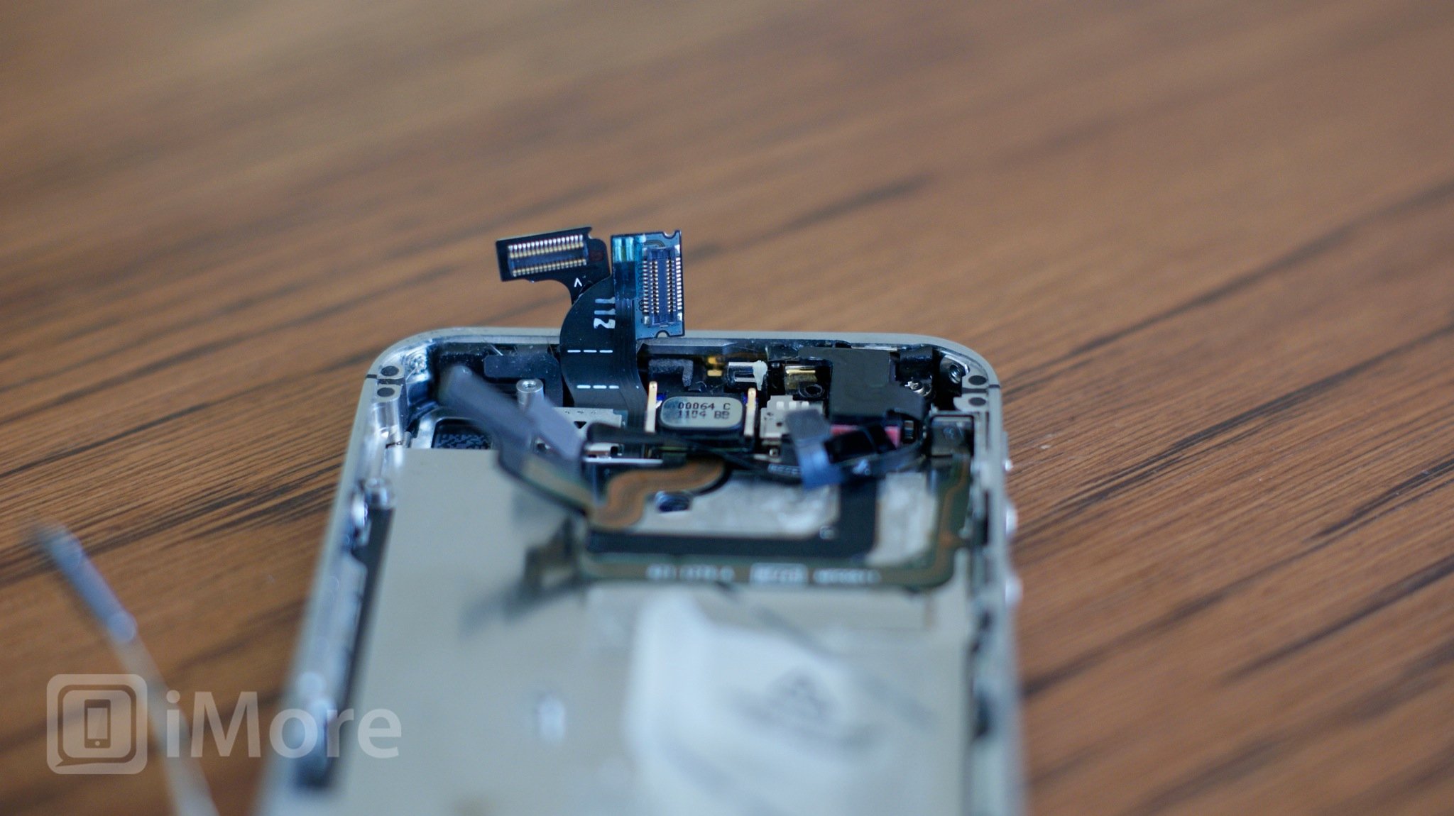 Top frame screws iPhone 4 CDMA
