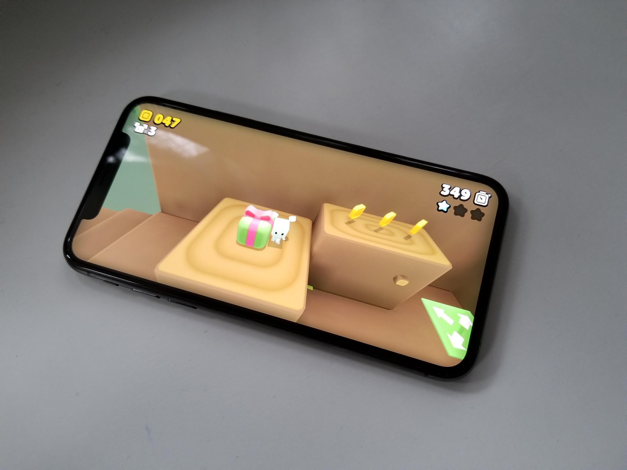 Suzy Cube on iPhone XS