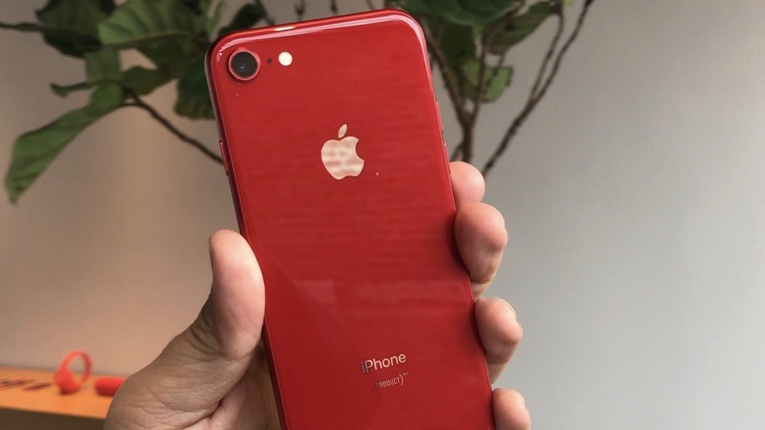 iPhone 8 in Product Red