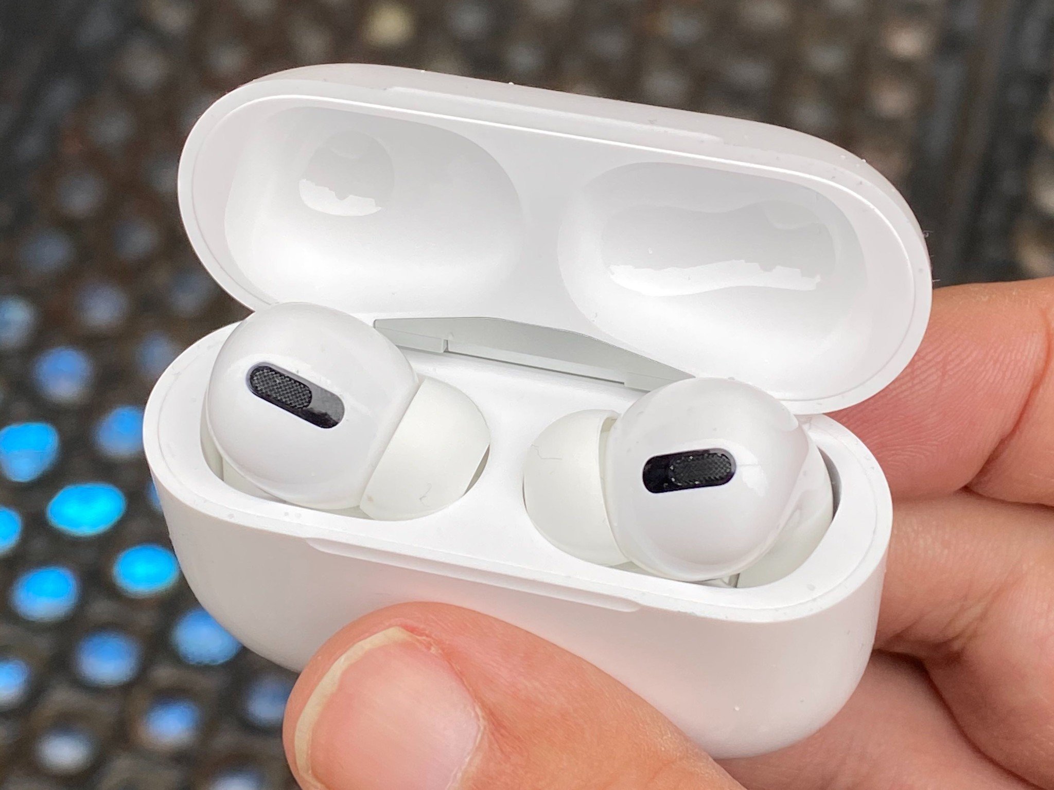 How to customize the AirPods Pro controls