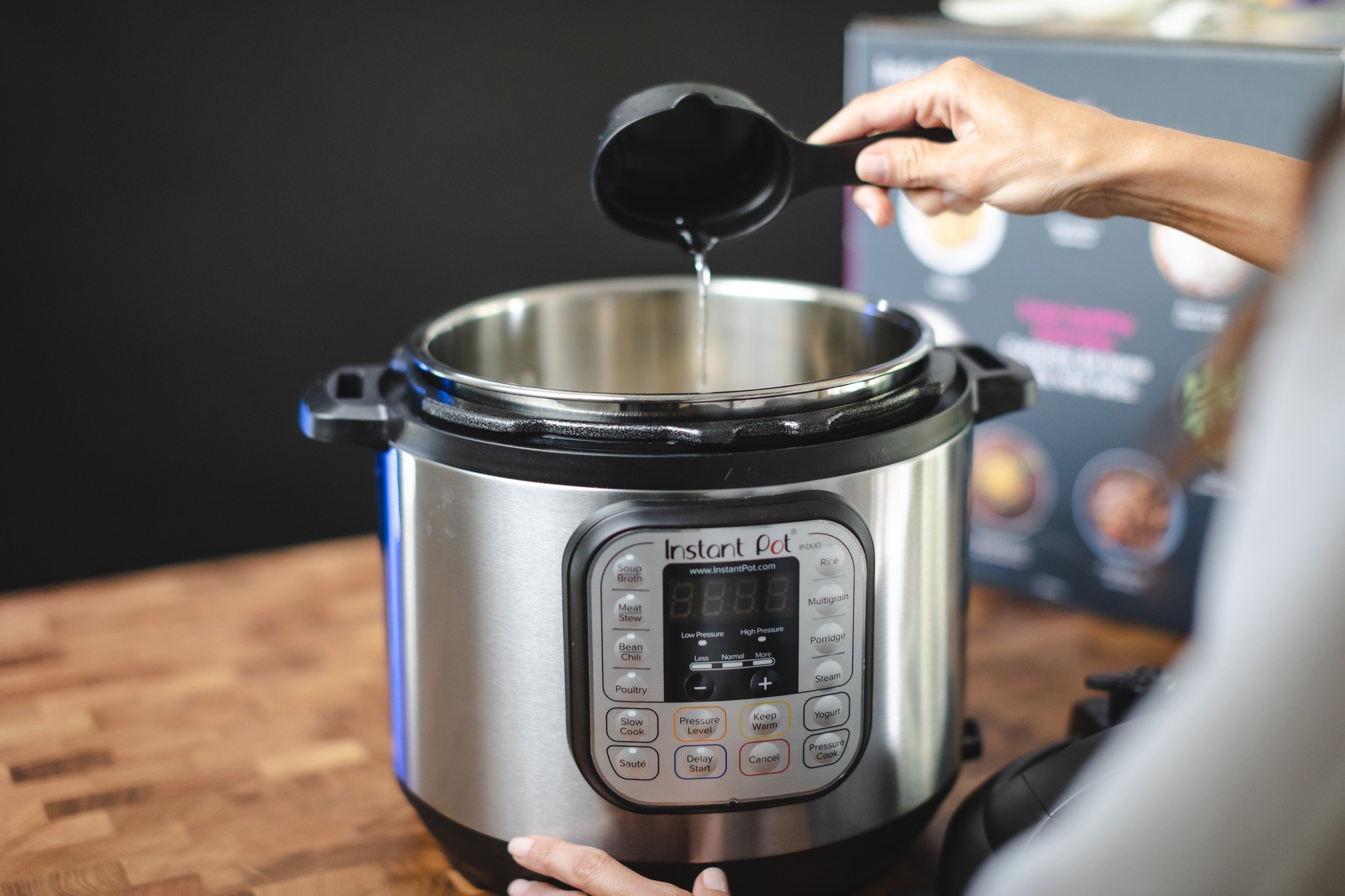 https://www.imore.com/sites/imore.com/files/styles/large_wm_blw/public/field/image/2019/11/instant-pot-duo-60-lifestyle-04.jpg?itok=QzrOFS4T