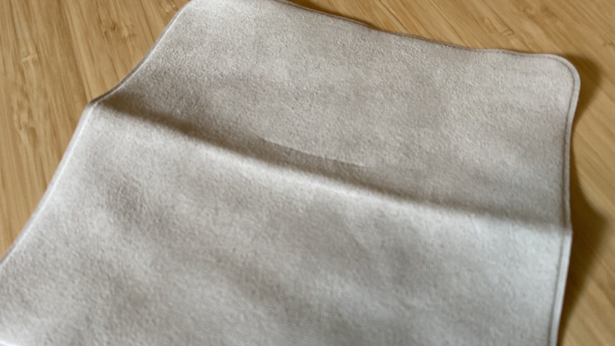 Special cleaning cloth for the nano-texture iMac screen