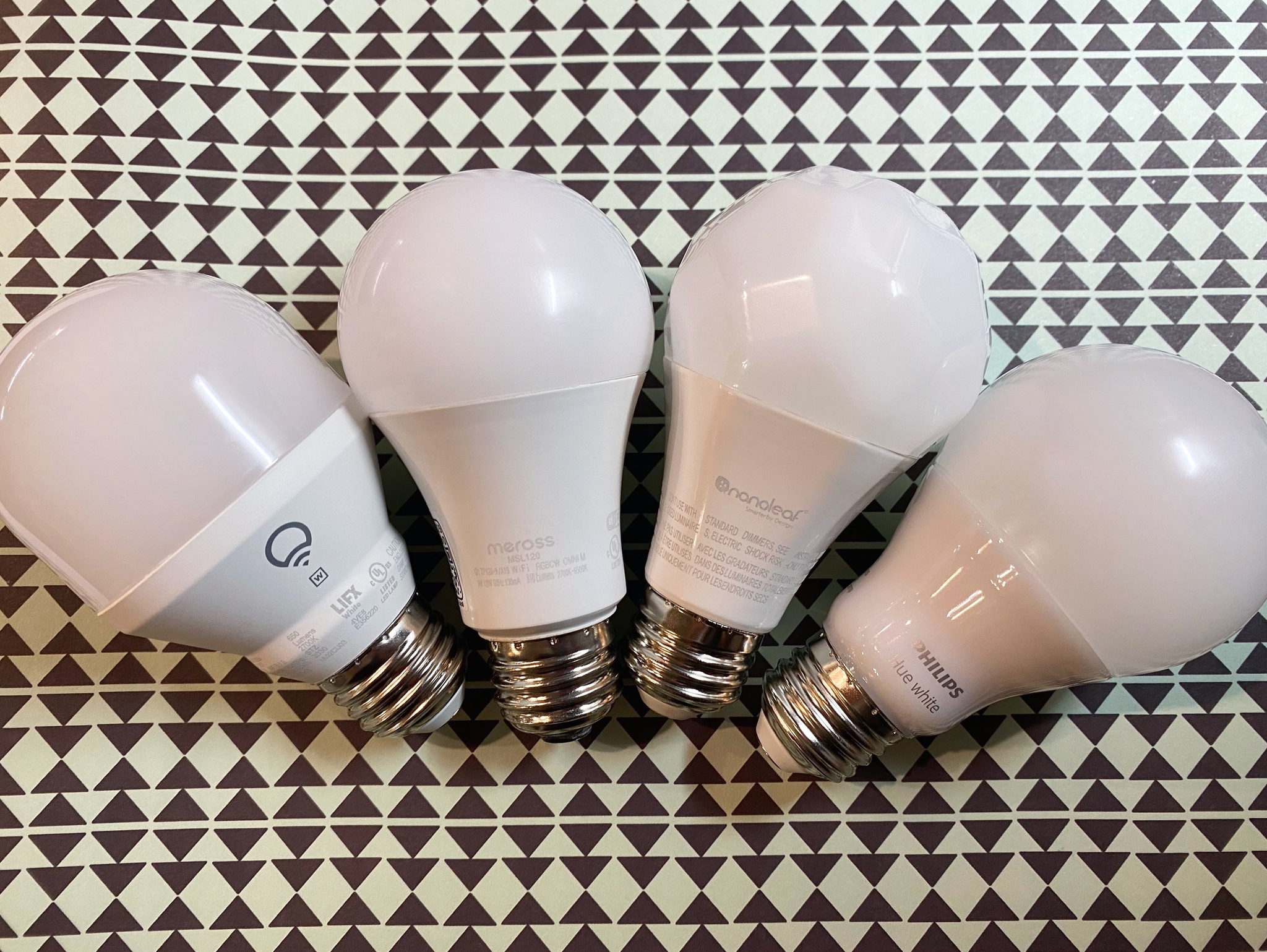 Meross Smart Wifi Led Bulb with other smart bulbs