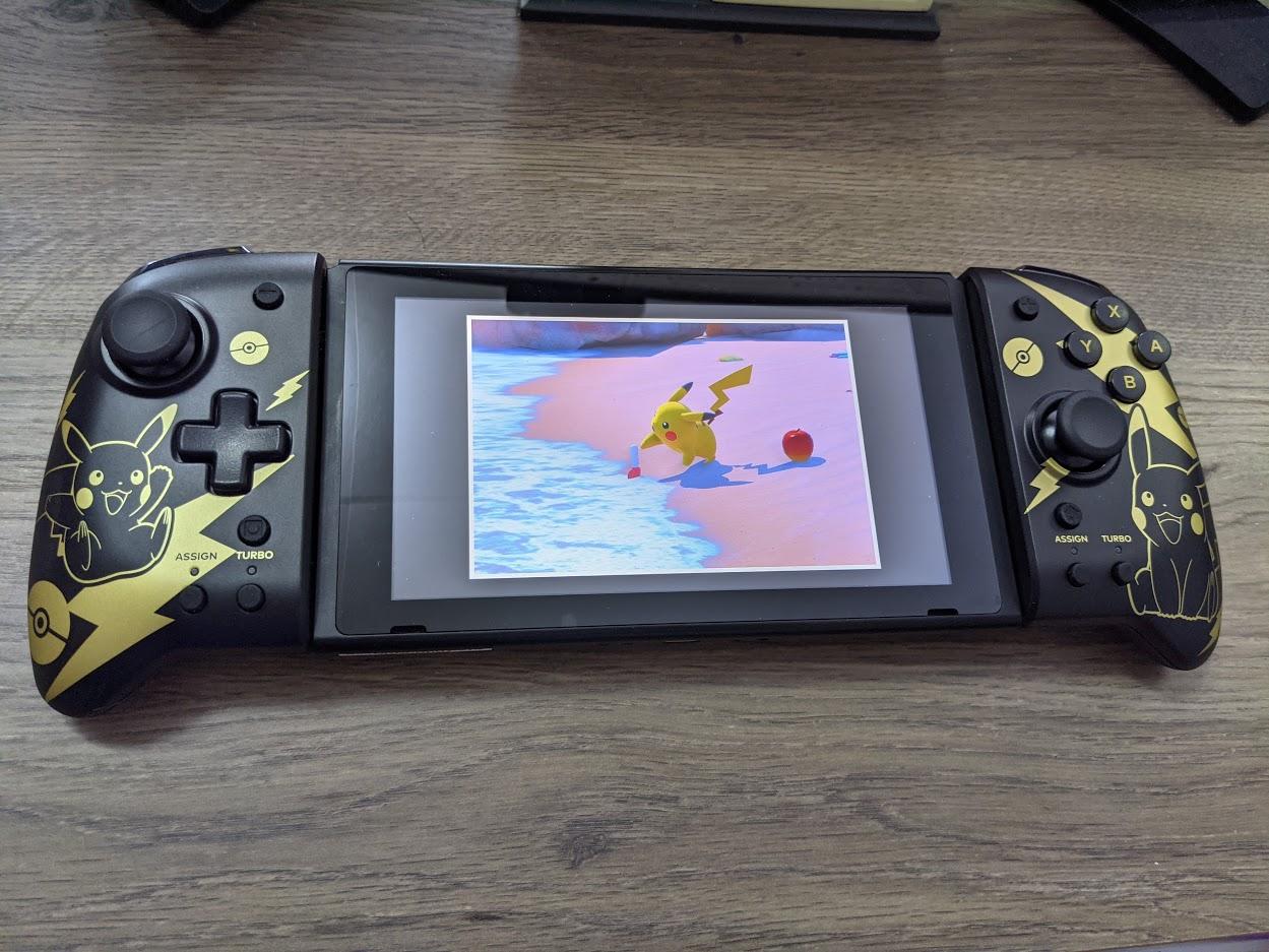 Estilo de vida Hori Pikachu Split Pro