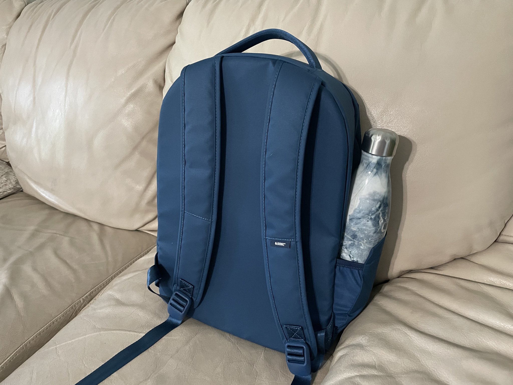 Incase Commuter Backpack With Bionic Lifestyle Back Of Bag