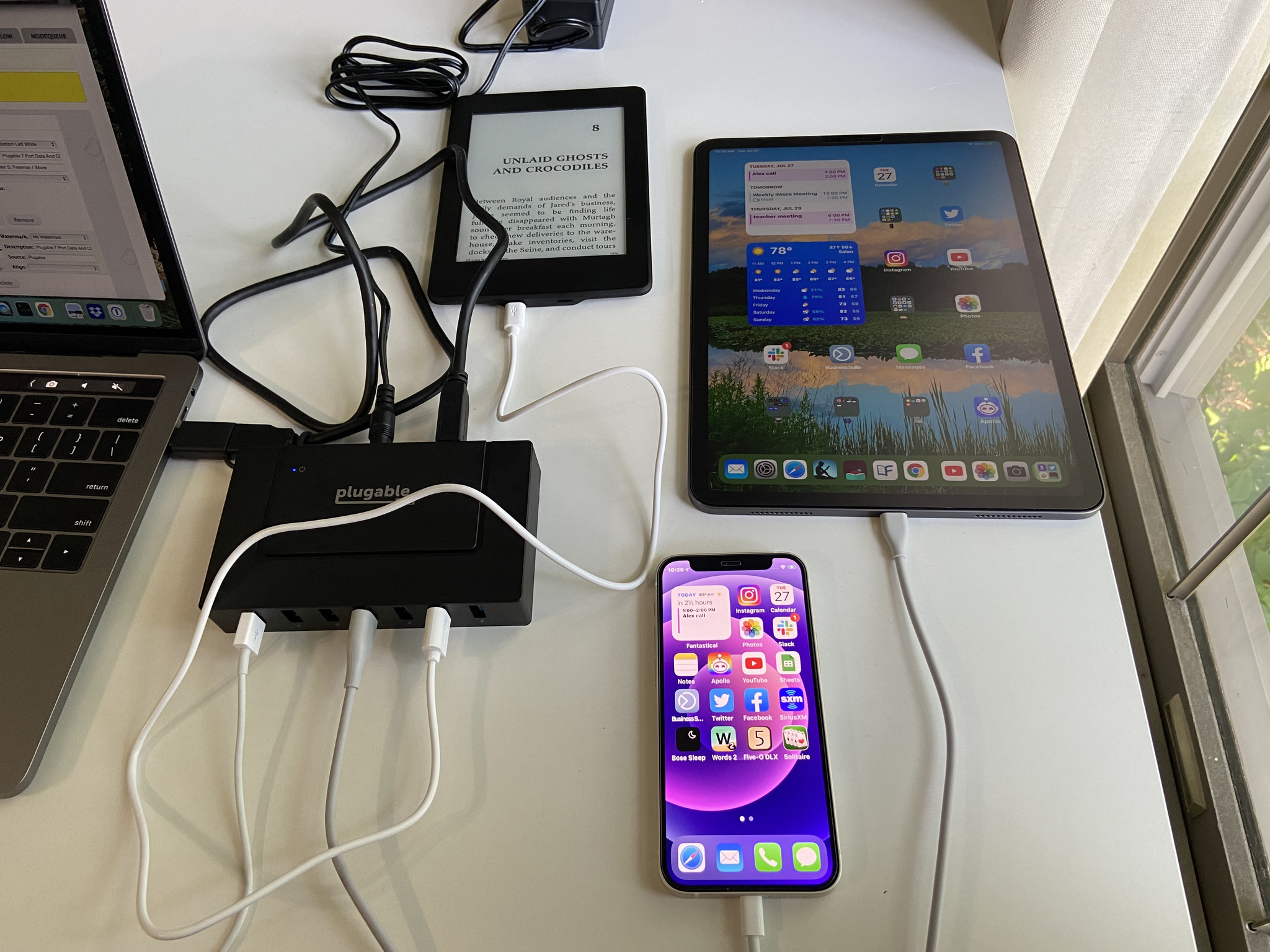 Plugable 7 Port Data And Charging Hub Lifestyle Multiple Items Plugged In