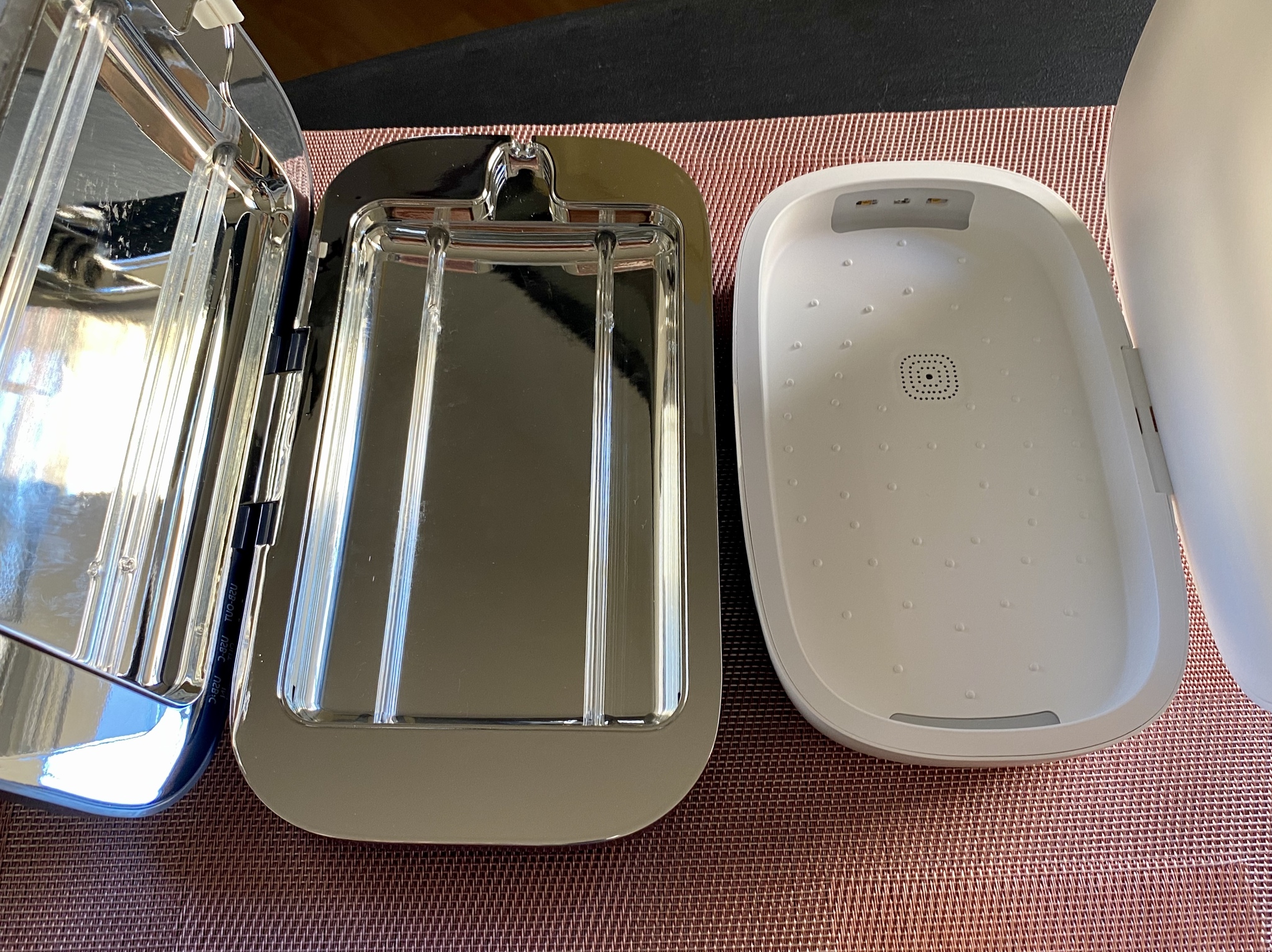 Mophie Uv Sanitizer Wireless Charging Compare Phonesoap Pro Interior