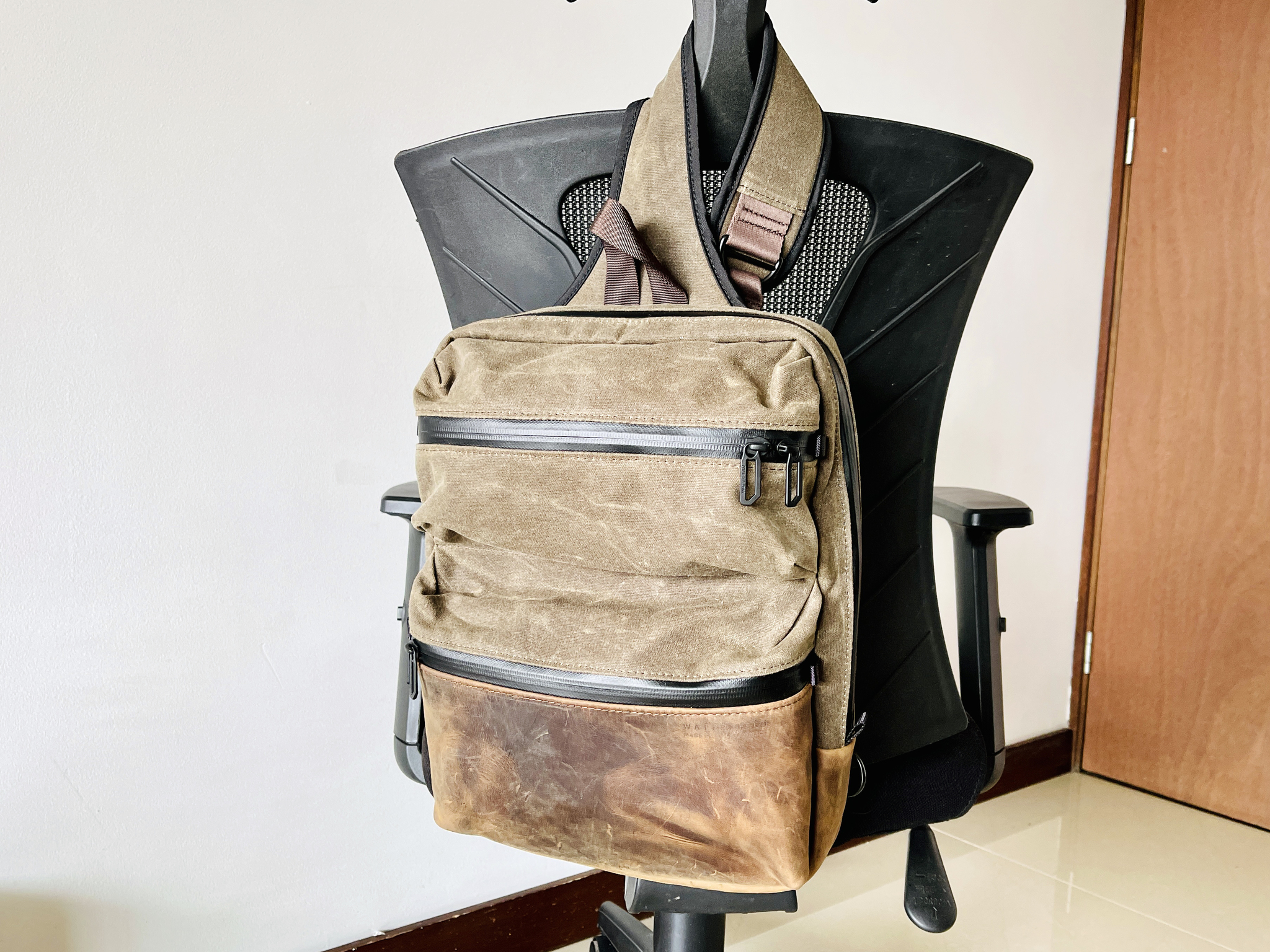 Waterfield Designs Bolt Sling Bag Chair
