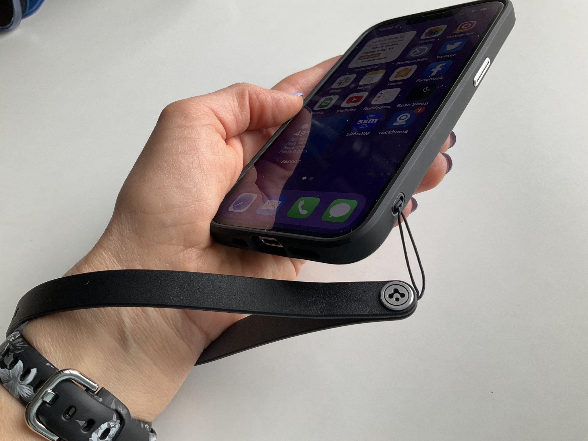 Spigen Enzo Iphone Case Lifestyle Wrist Strap