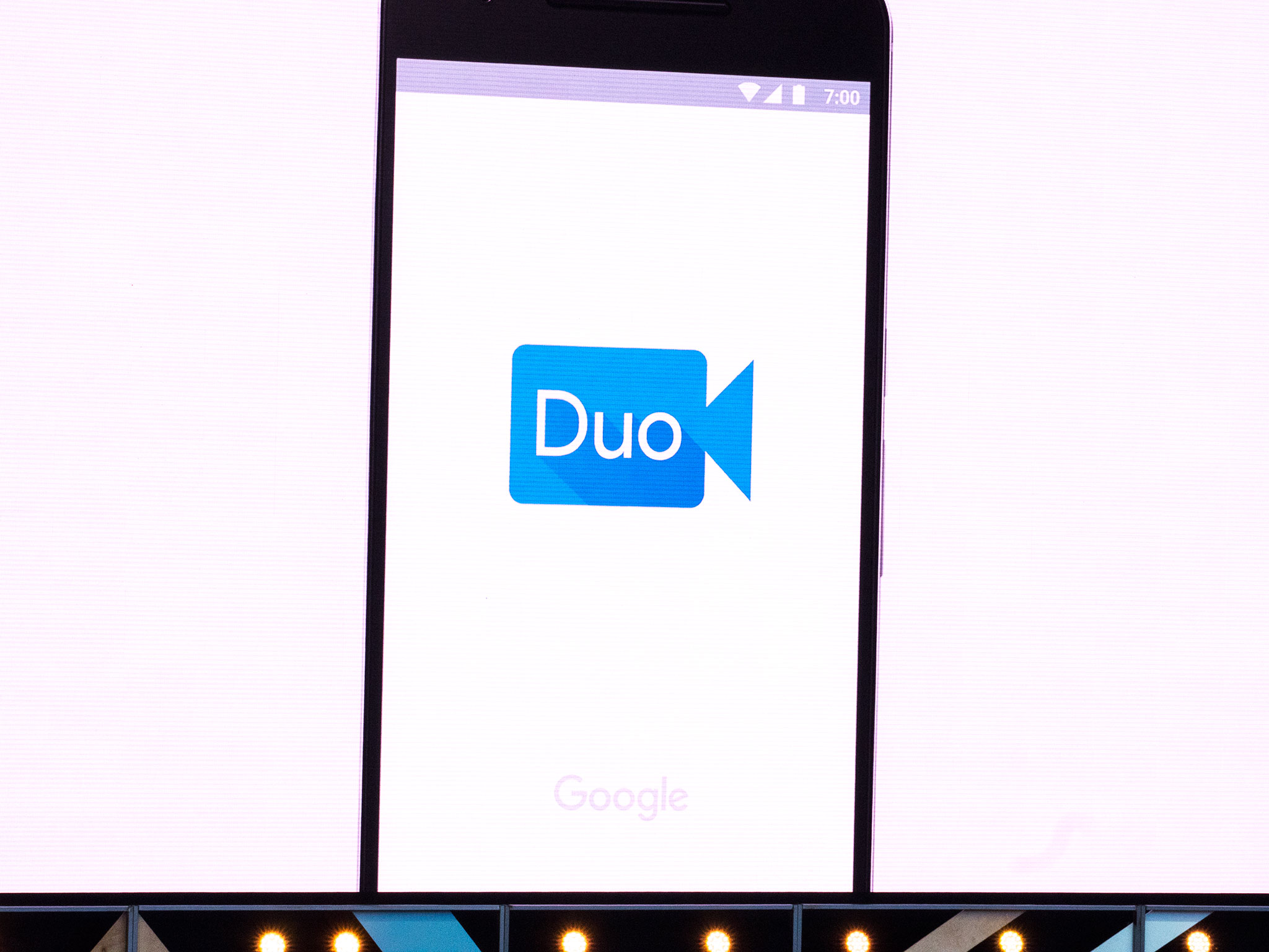 Google hopes to make video calling magical with Duo