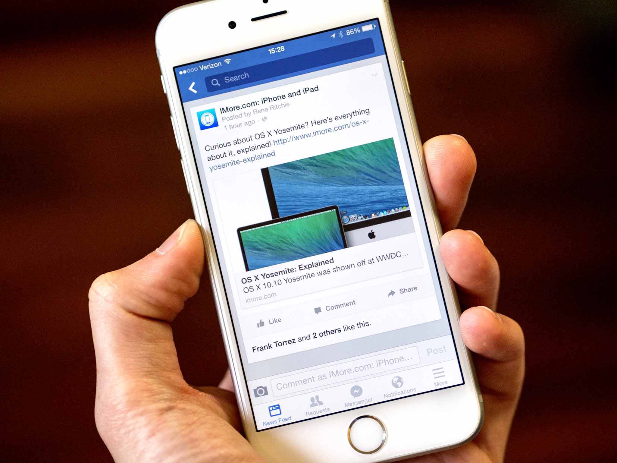 Facebook updated with tiny text for iPhone 6 and 6 Plus