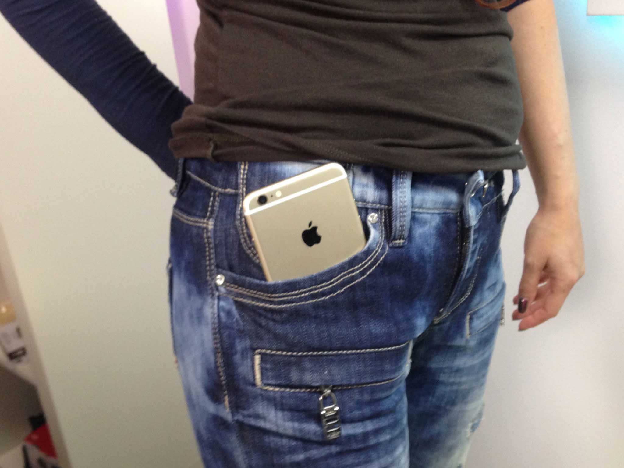 iPhone 6 Plus in front pocket