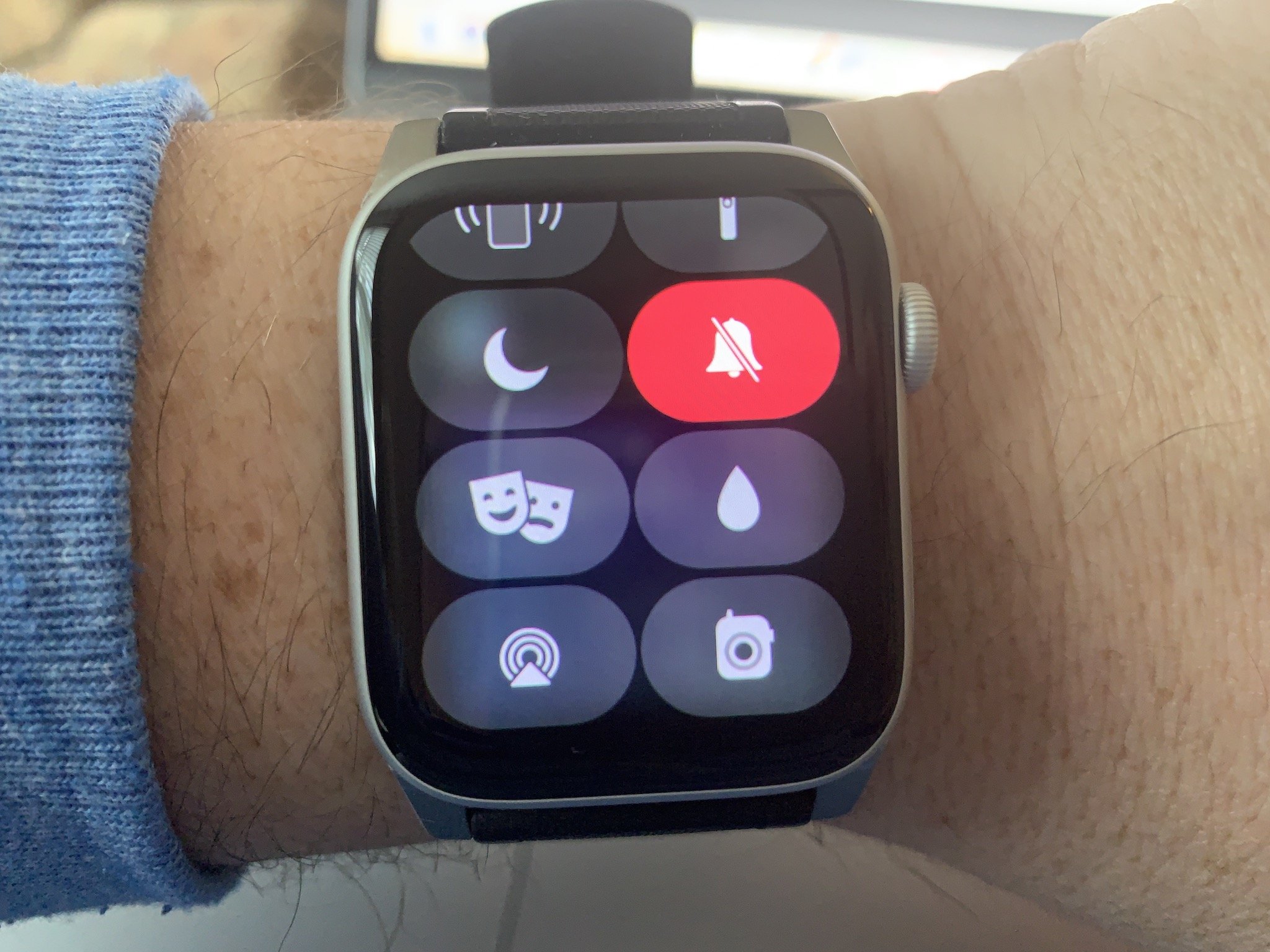 How to mute the ringer and alerts on your Apple Watch